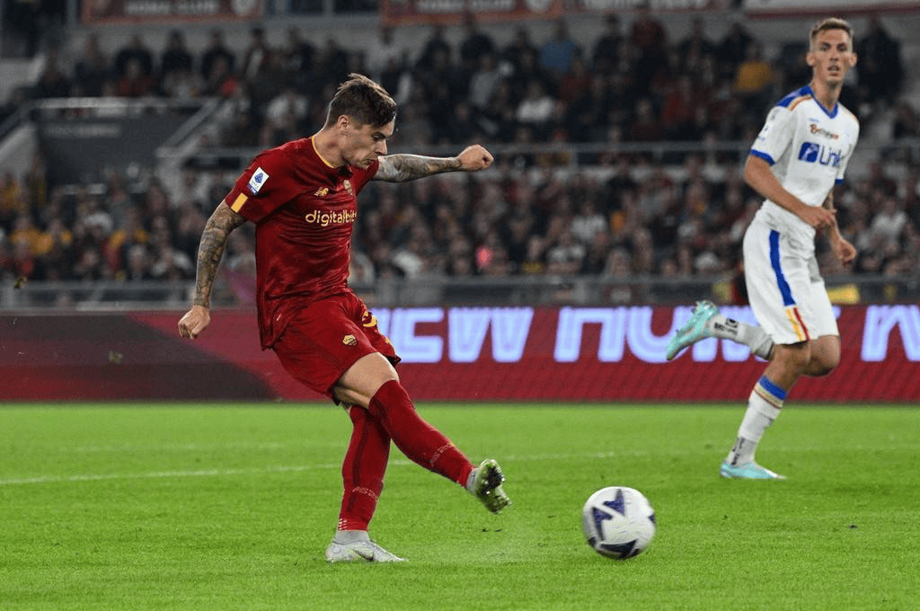 关于马赛击败尼斯，继续占据法甲亚军位置的信息